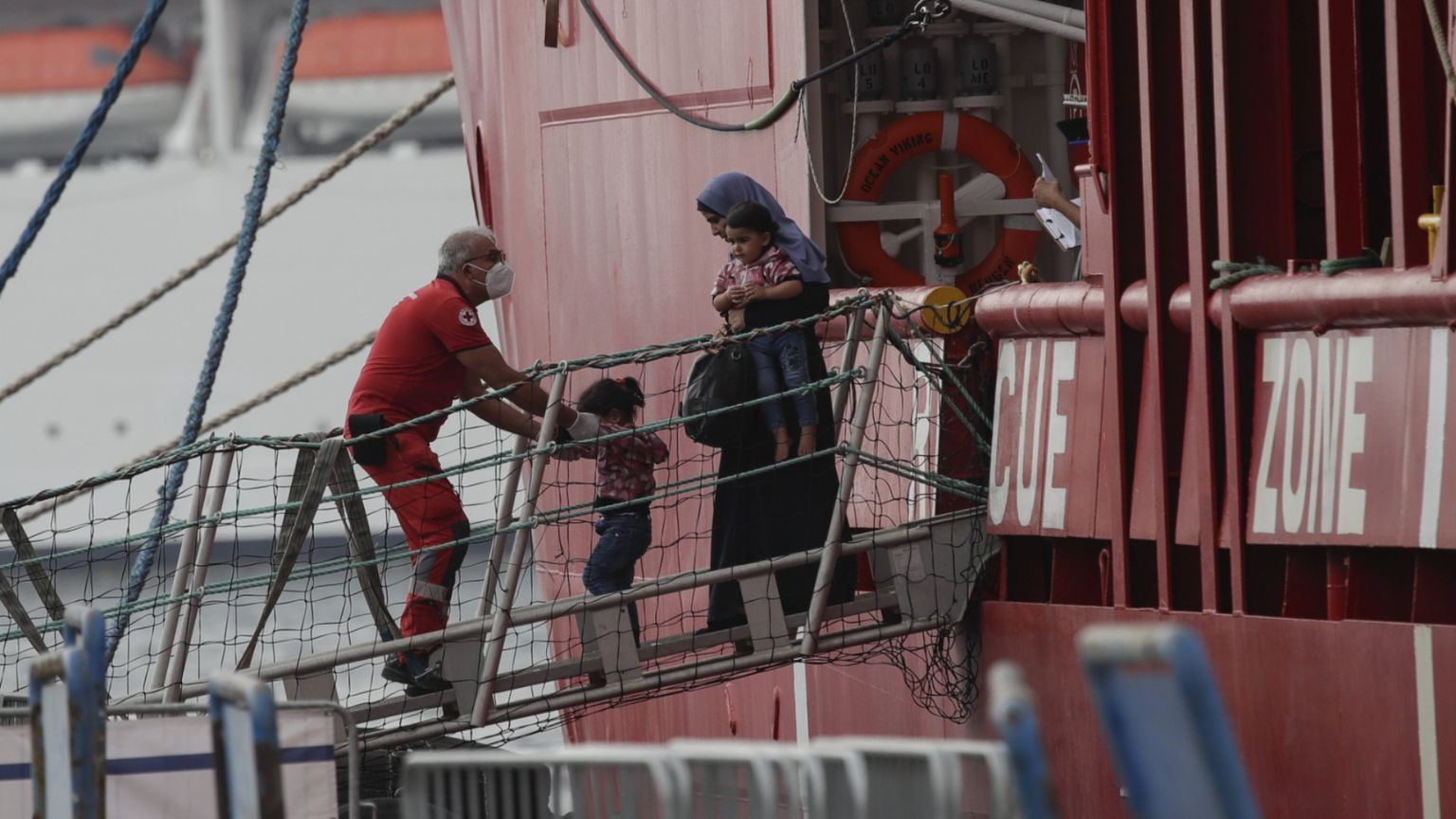 Il Papa: un dovere accogliere i bambini migranti