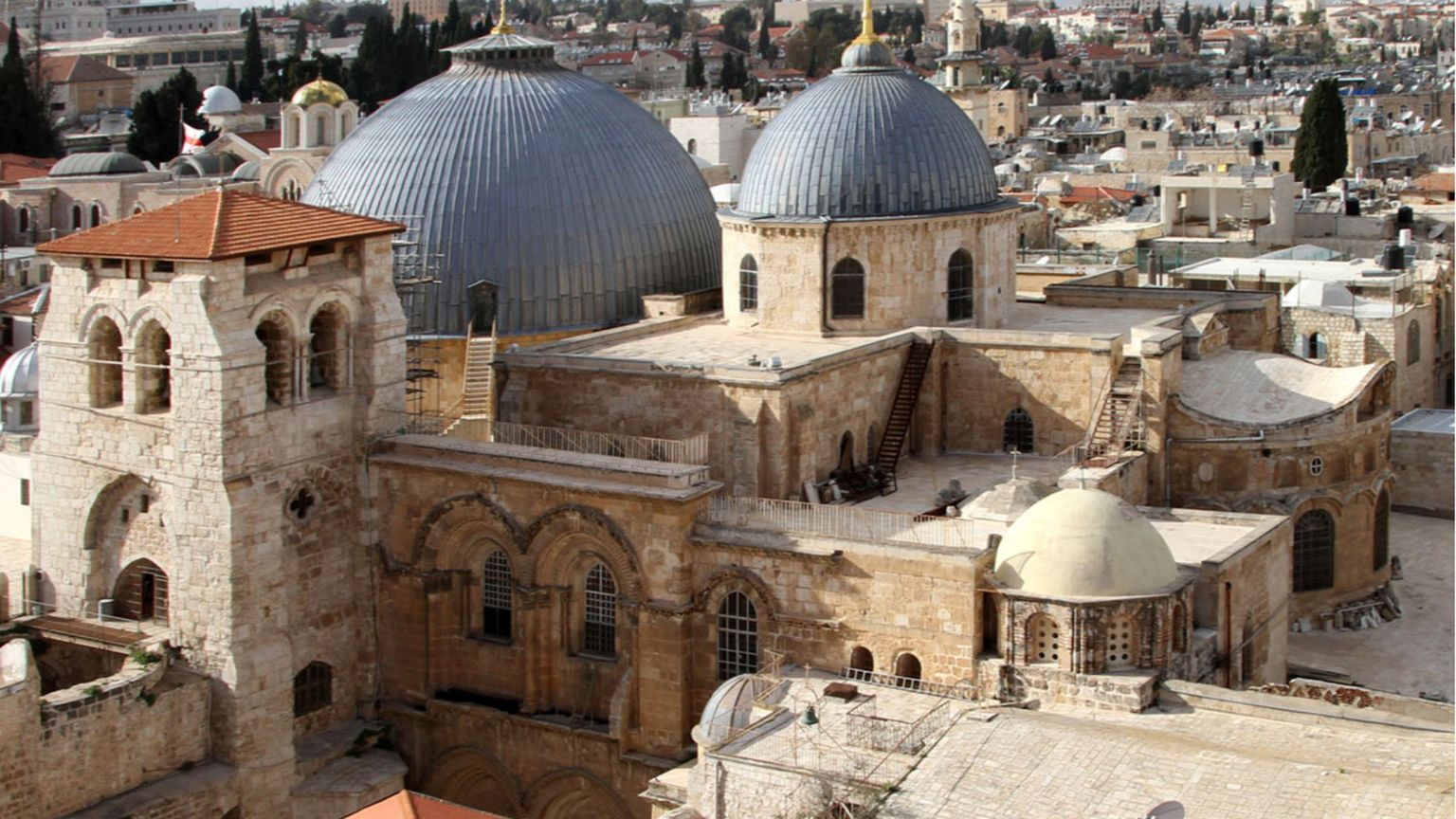 A Gerusalemme il Santo Sepolcro è stato riaperto ai fedeli