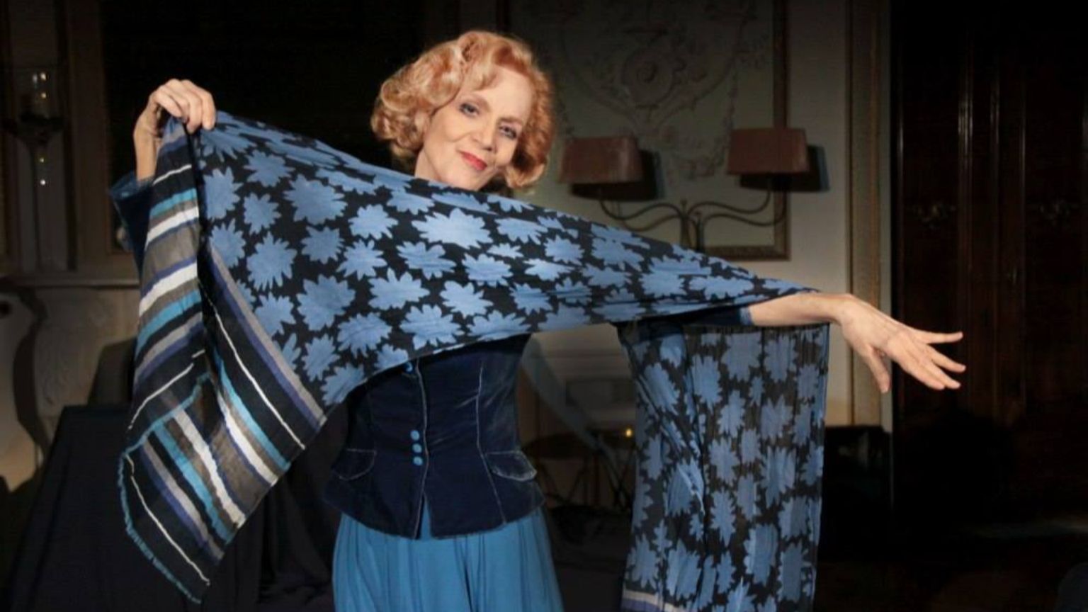 Lucia Poli, la Signora del teatro: "Adesso recito per Benni"