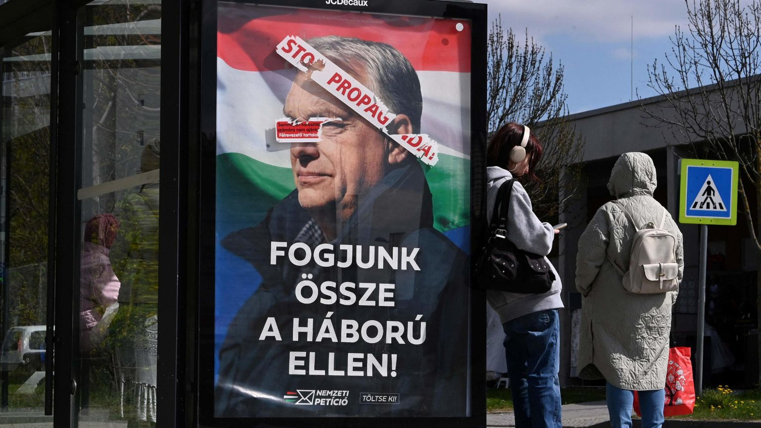 Si aprono le urne a Budapest. Ma è tutta l'Unione ad andare al voto