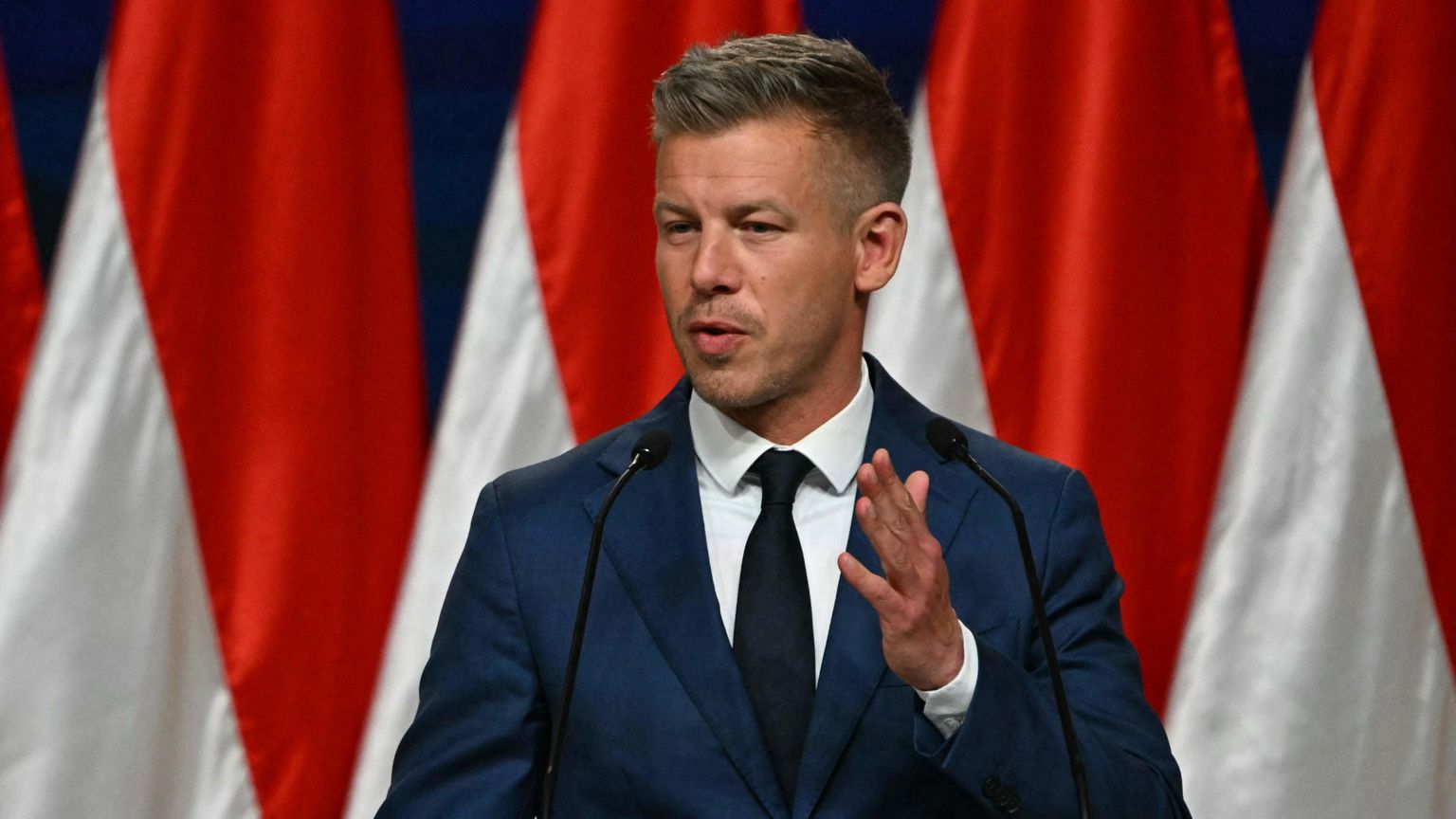 Magyar è stato un «rivelatore di scandali»: così ha convinto gli ungheresi stufi di Orban