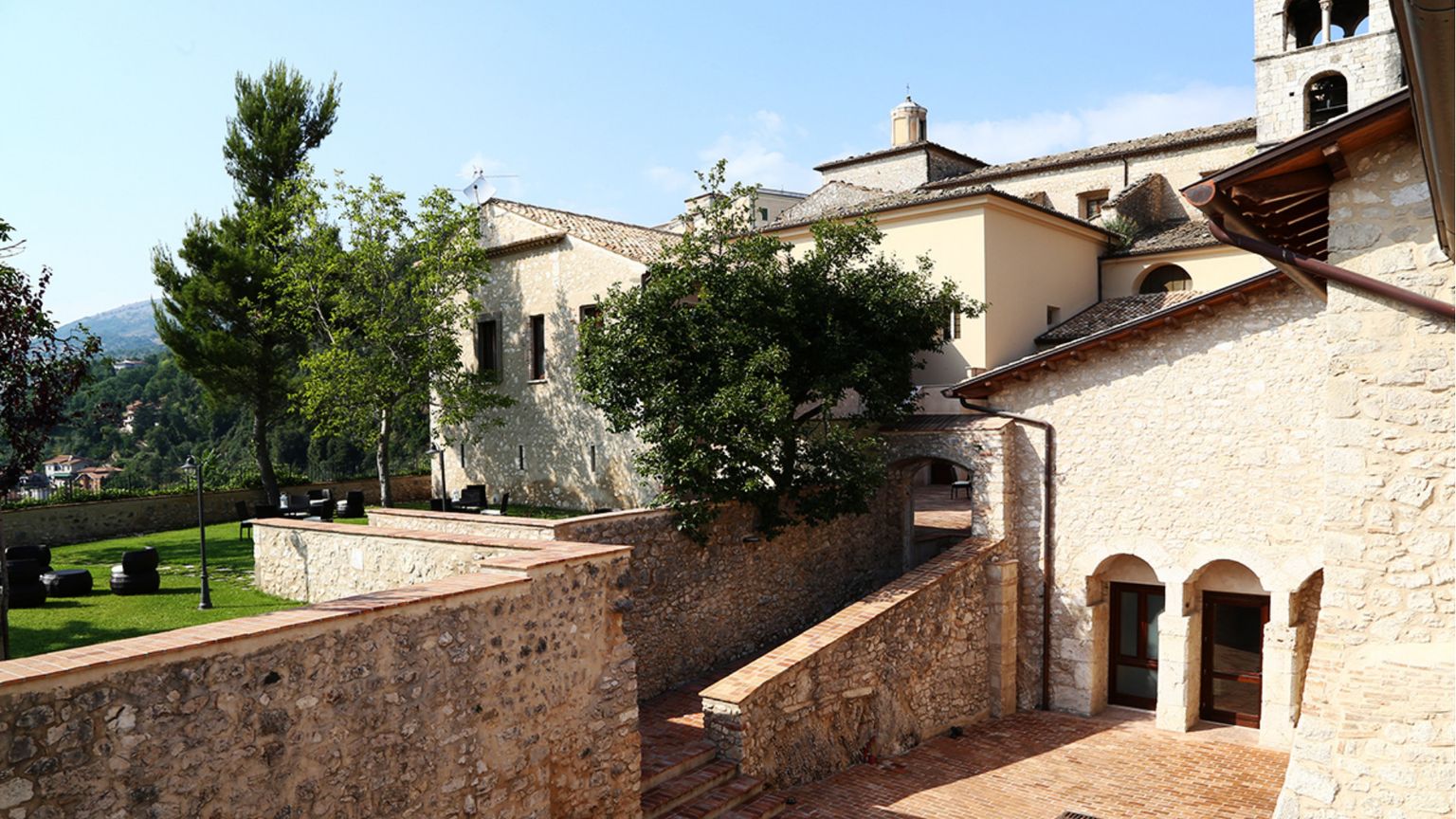 Meno strutture, ma più posti letto e servizi: così cambia l'ospitalità religiosa