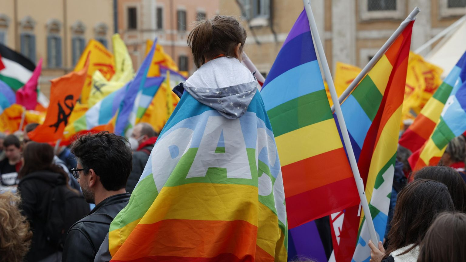 Un momento di una manifestazione per la pace