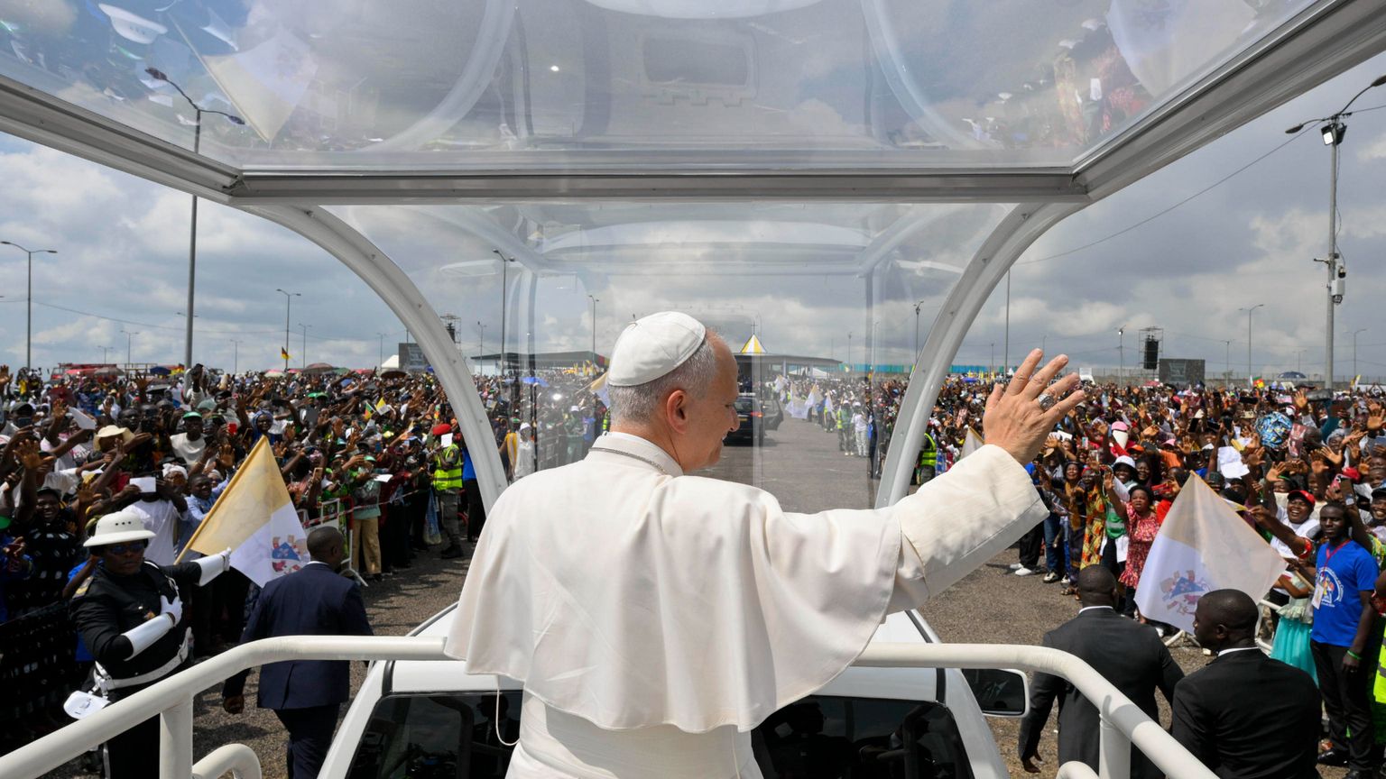 Il messaggio di Leone dall'Africa: la Chiesa presidio di democrazia