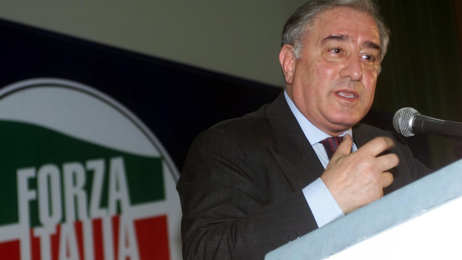 Dell'Utri a processo per i 42 milioni ricevuti da Berlusconi