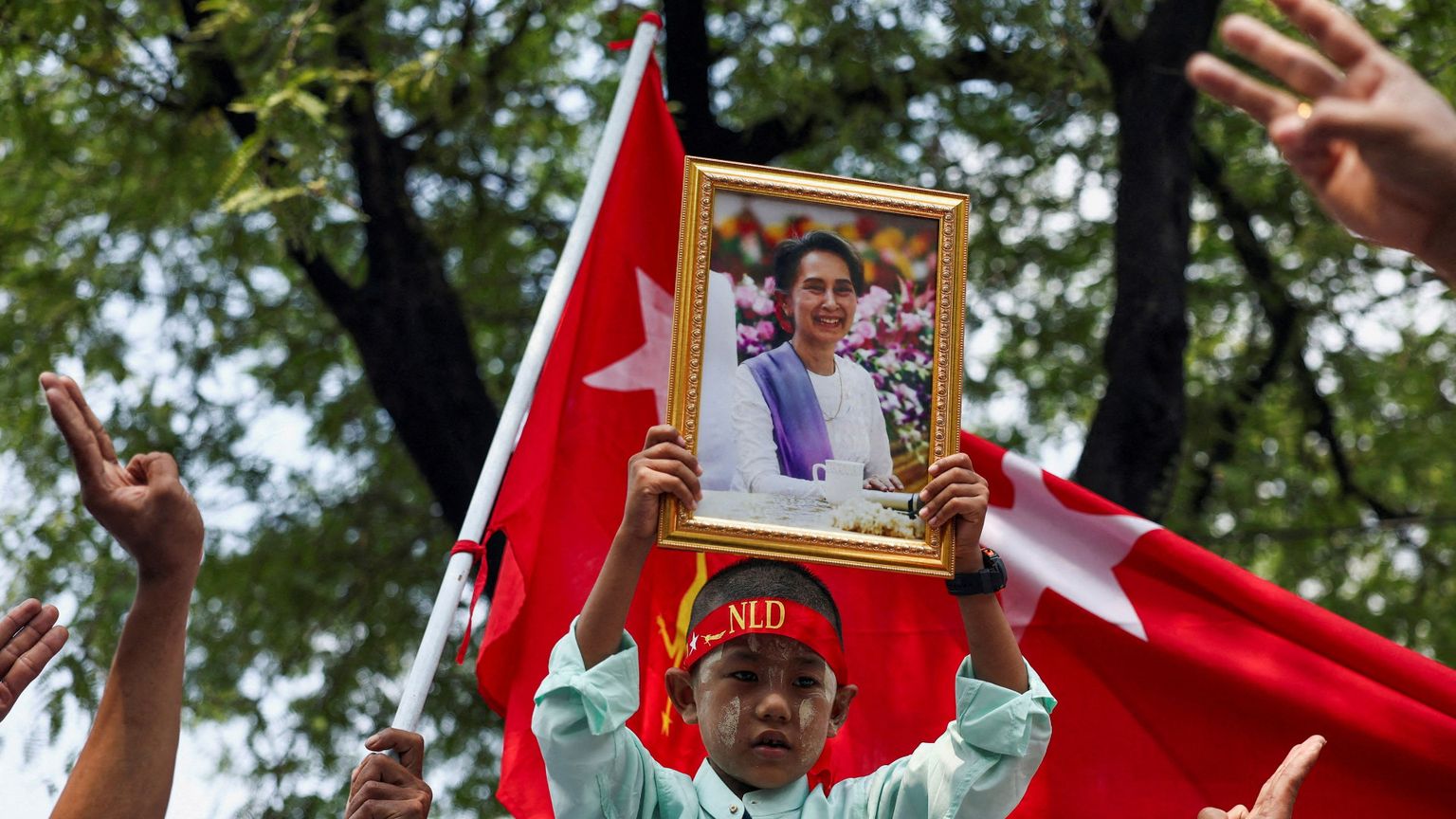 Myanmar, la Nobel Aung San Suu Kyi è uscita di cella: ora è ai domiciliari