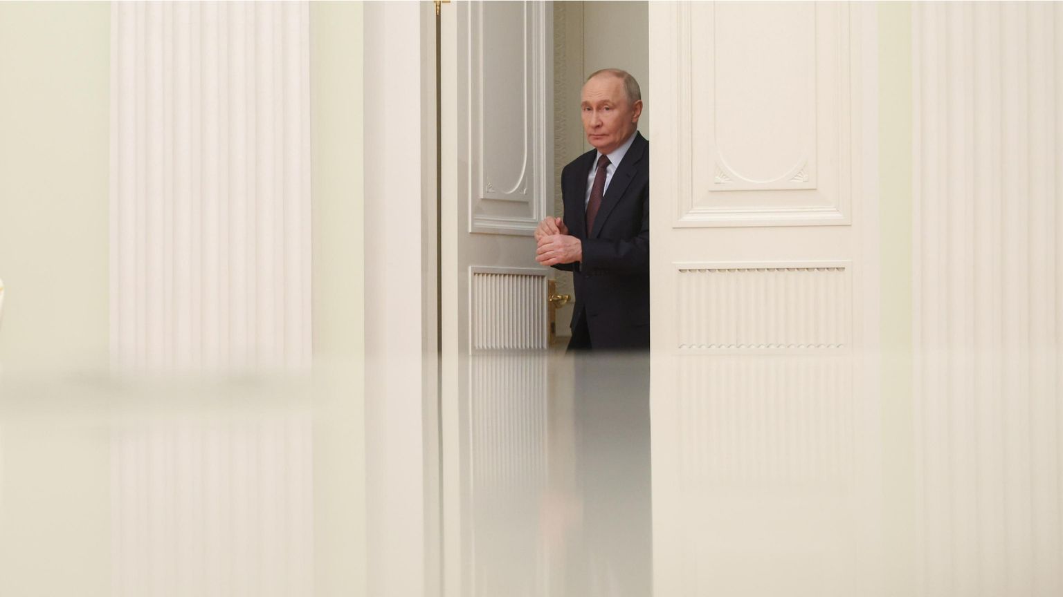 Putin vara la mini-tregua, Zelensky: «Cinica e disonesta»
