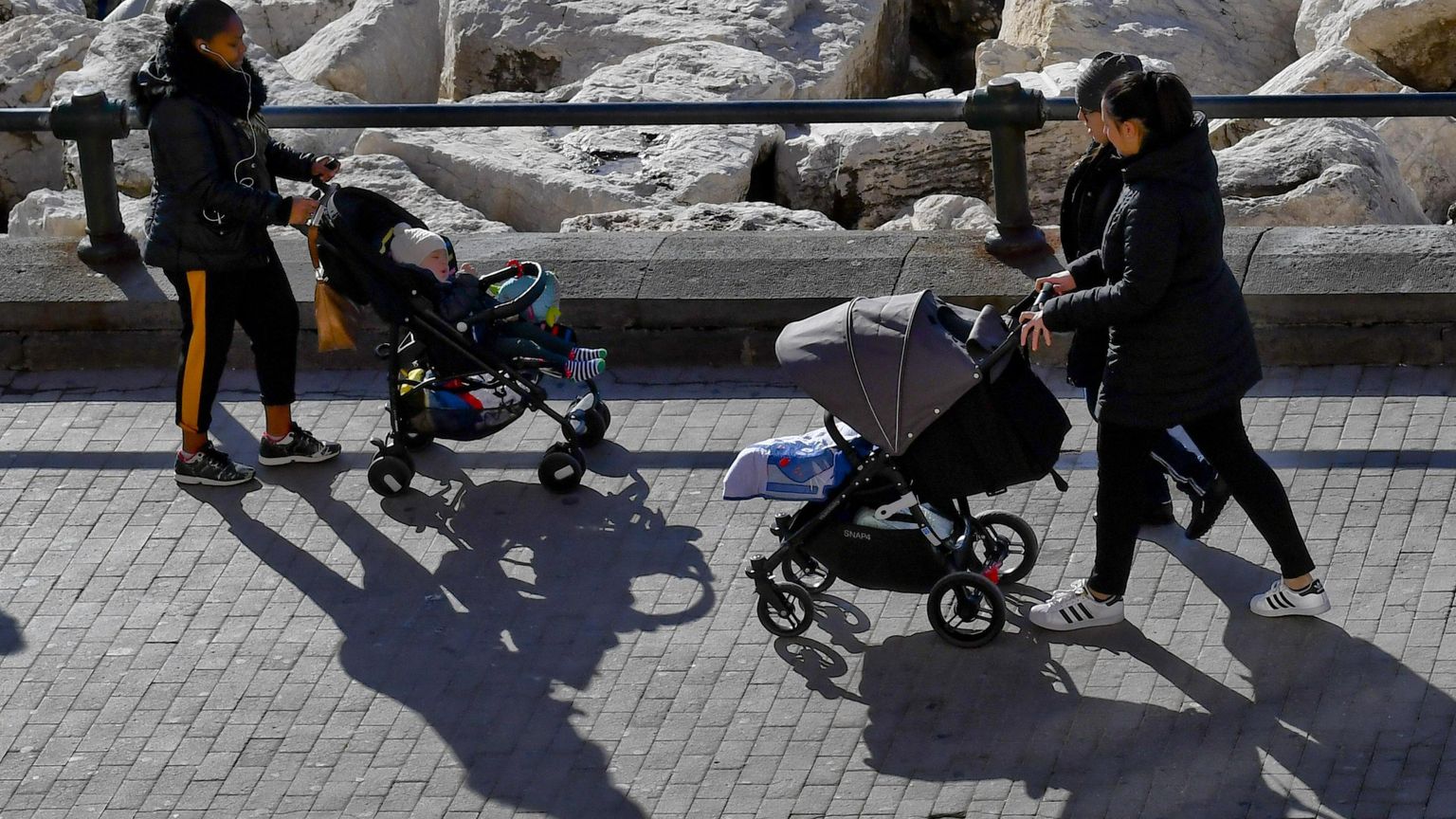 L'Italia non è un Paese per mamme: solo il 3% è under 30