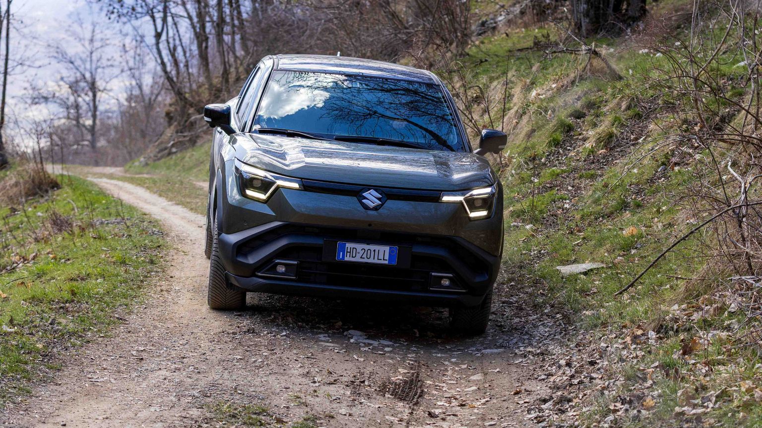 Suzuki e-Vitara: la prova del Suv elettrico che non teme il fango