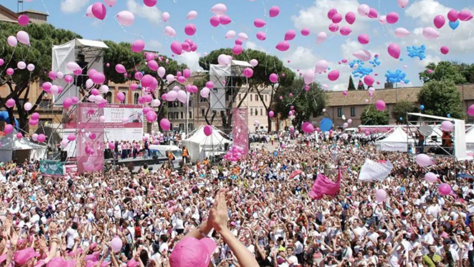 La scorsa edizione di Race for The Cure a Roma. Foto d'archivio