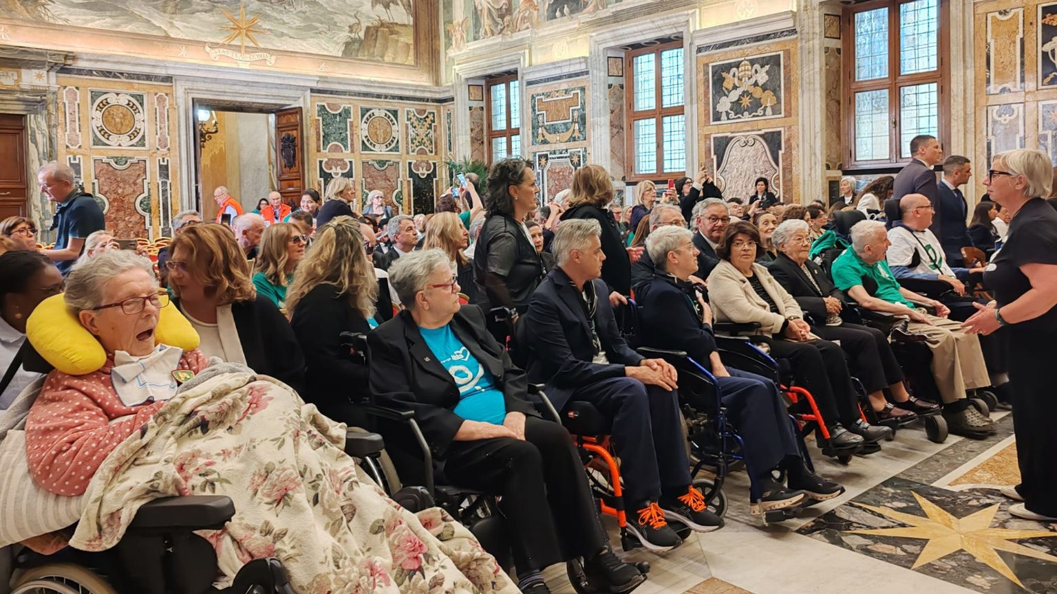 Papa Leone XIV assieme ai malati di Sla: nel dolore resta intatto il valore della vita