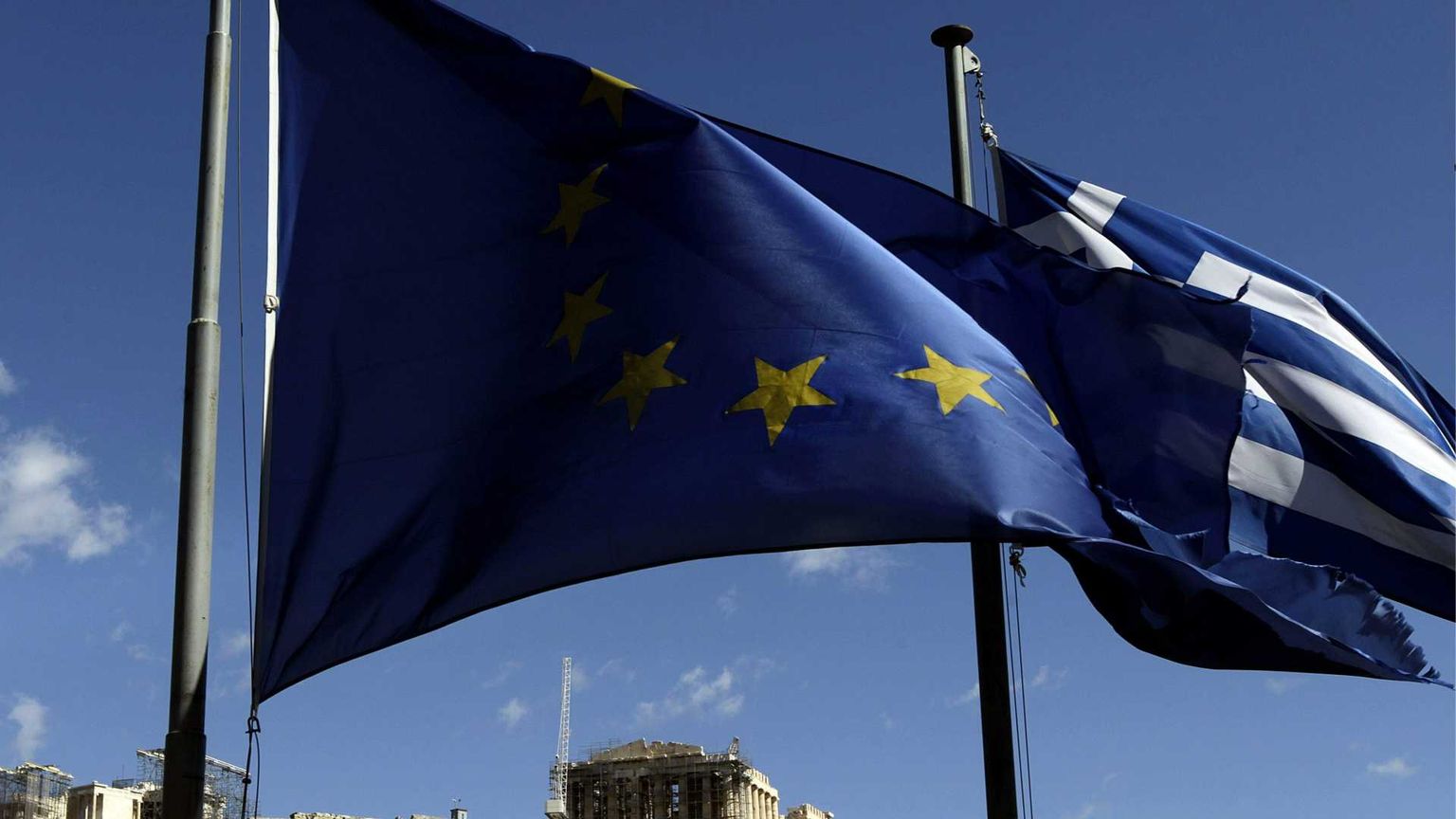 Dieci anni dopo la Troika la Grecia è fuori dal tunnel. L’Italia la supera sul debito