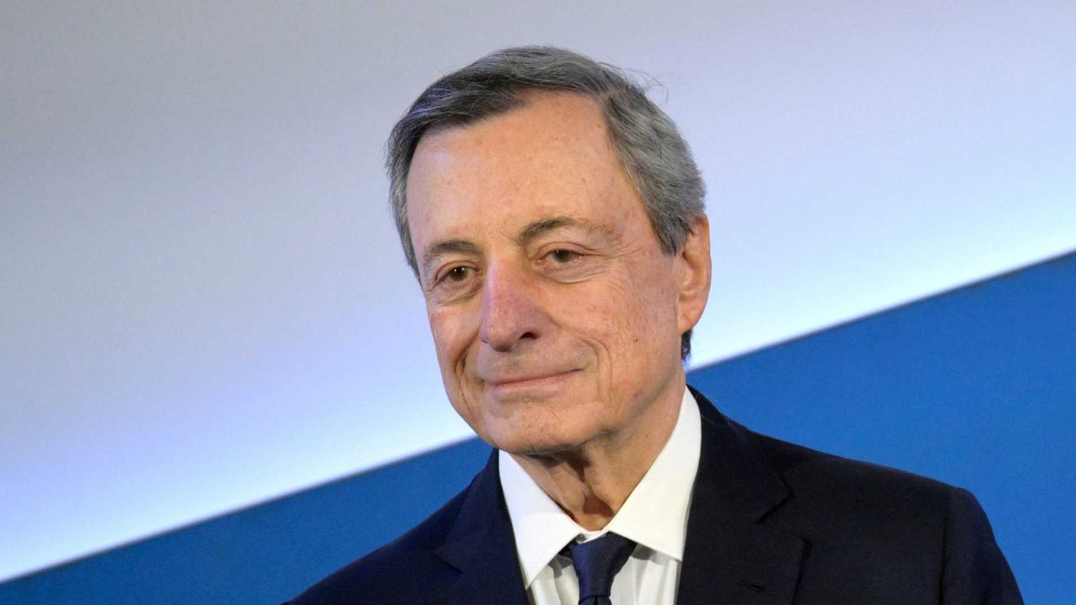 Draghi: per la prima volta siamo davvero soli insieme