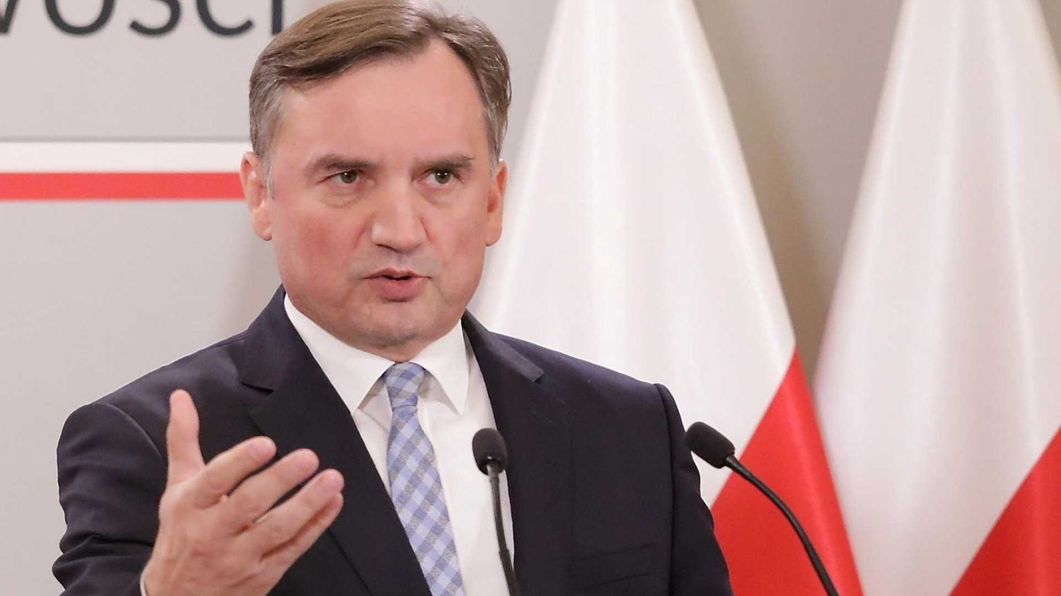 L'ex ministro polacco in fuga accolto "in segreto" dagli Usa