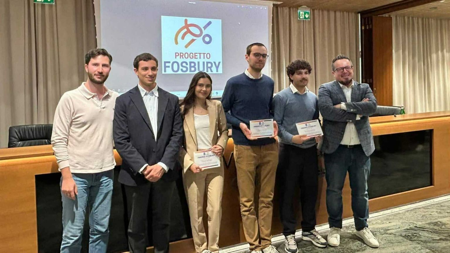 I premiati nell'ambito del “Progetto Fosbury” insieme al presidente del Forum delle associazioni familiari Adriano Bordignon (a destra)