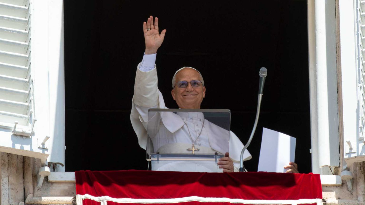 Leone XIV al Regina Caeli di ieri, 17 maggio. Lunedì prossimo verrà presentata la sua prima enciclica, Magnifica humanitas / VATICAN MEDIA