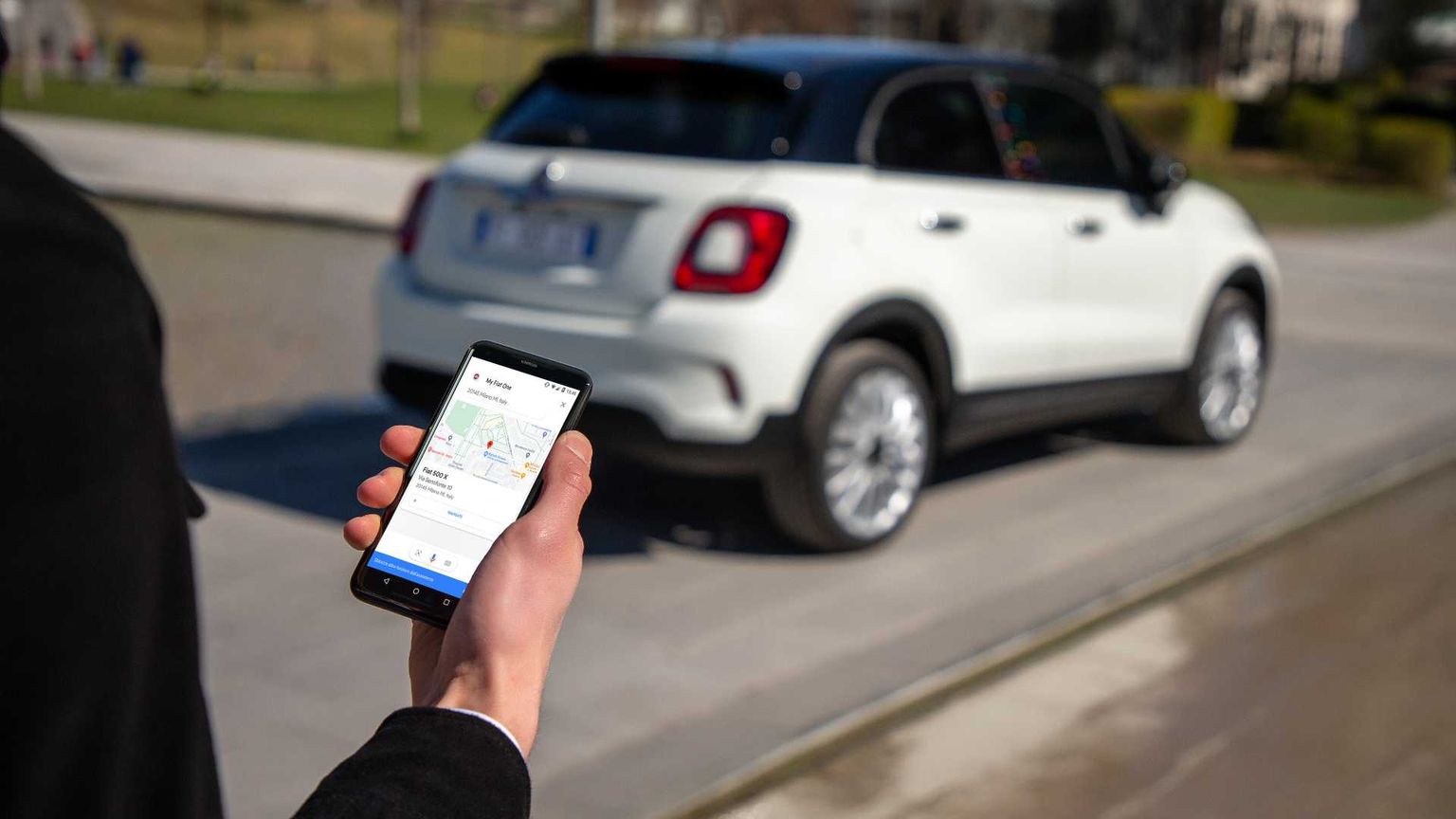 Se la colonnina va da Maometto: arrivano i robot che raggiungono le auto elettriche per ricaricarle