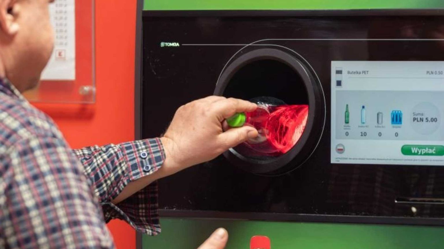 Spiccioli in cambio
di bottiglie vuote: il problema plastica
si può risolvere