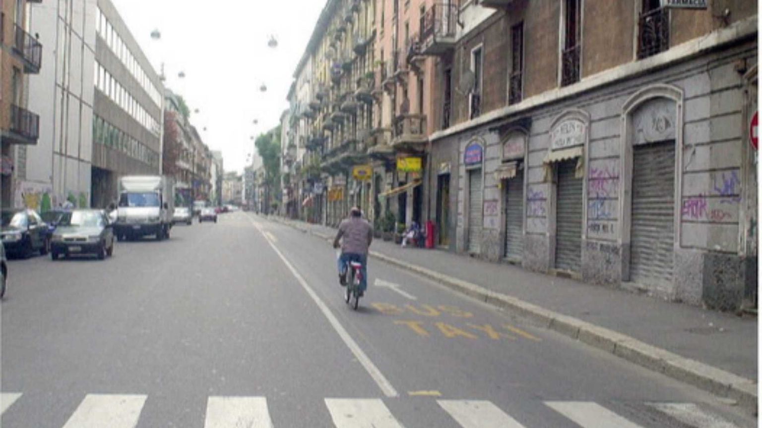 Casa, a Milano anche via Padova è ormai troppo cara