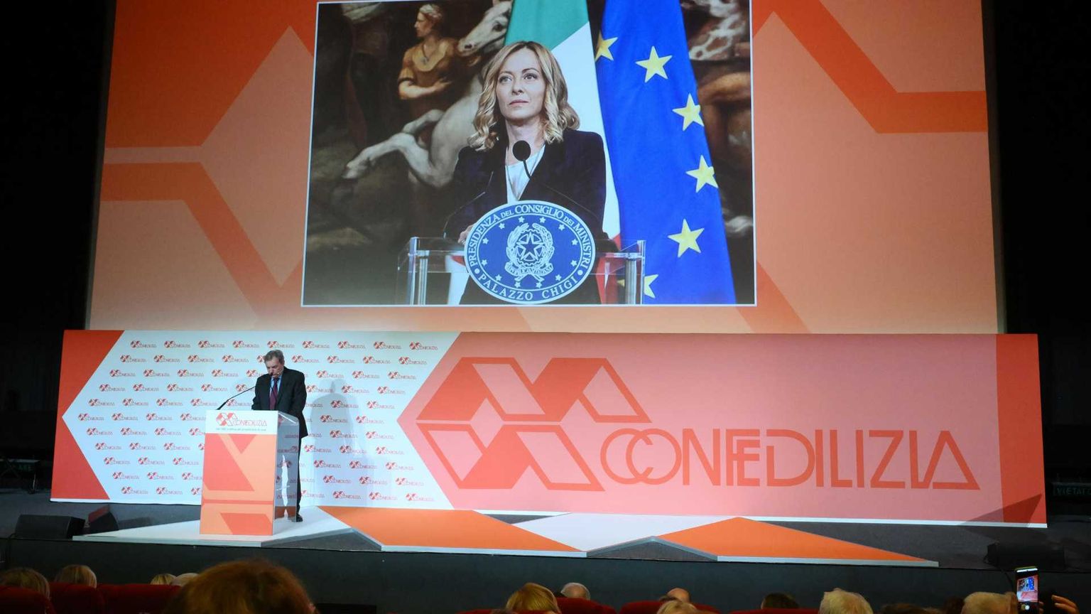Al Senato il Governo nel caos sul riarmo. L’ira di Meloni per la «sciatteria»