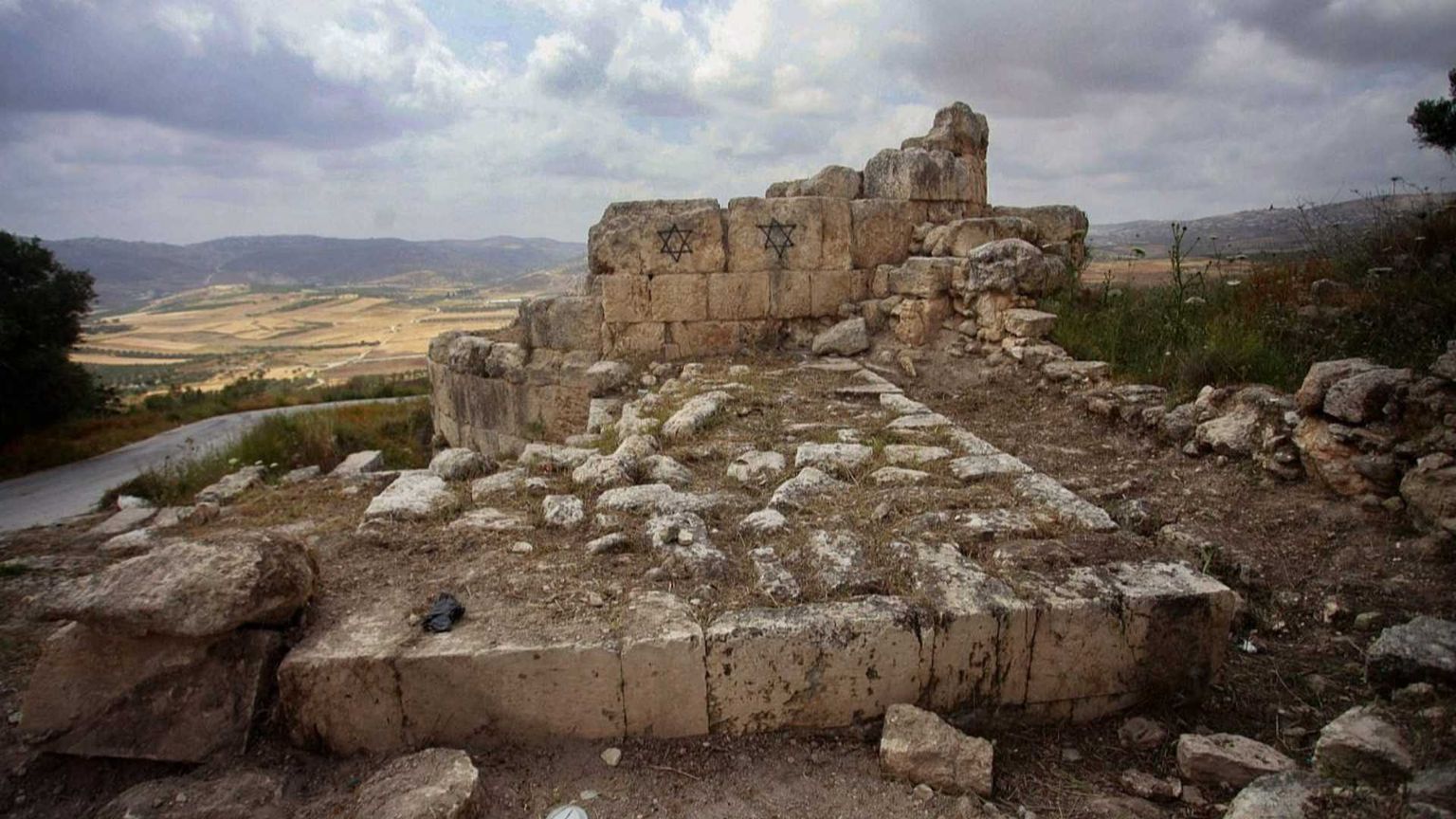 Così una legge consegnerà ai coloni israeliani i siti archeologici dei palestinesi
