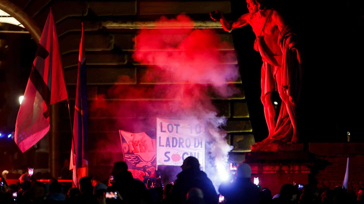 Dalle curve alla strategia della tensione: così la violenza degli ultrà ha cambiato volto