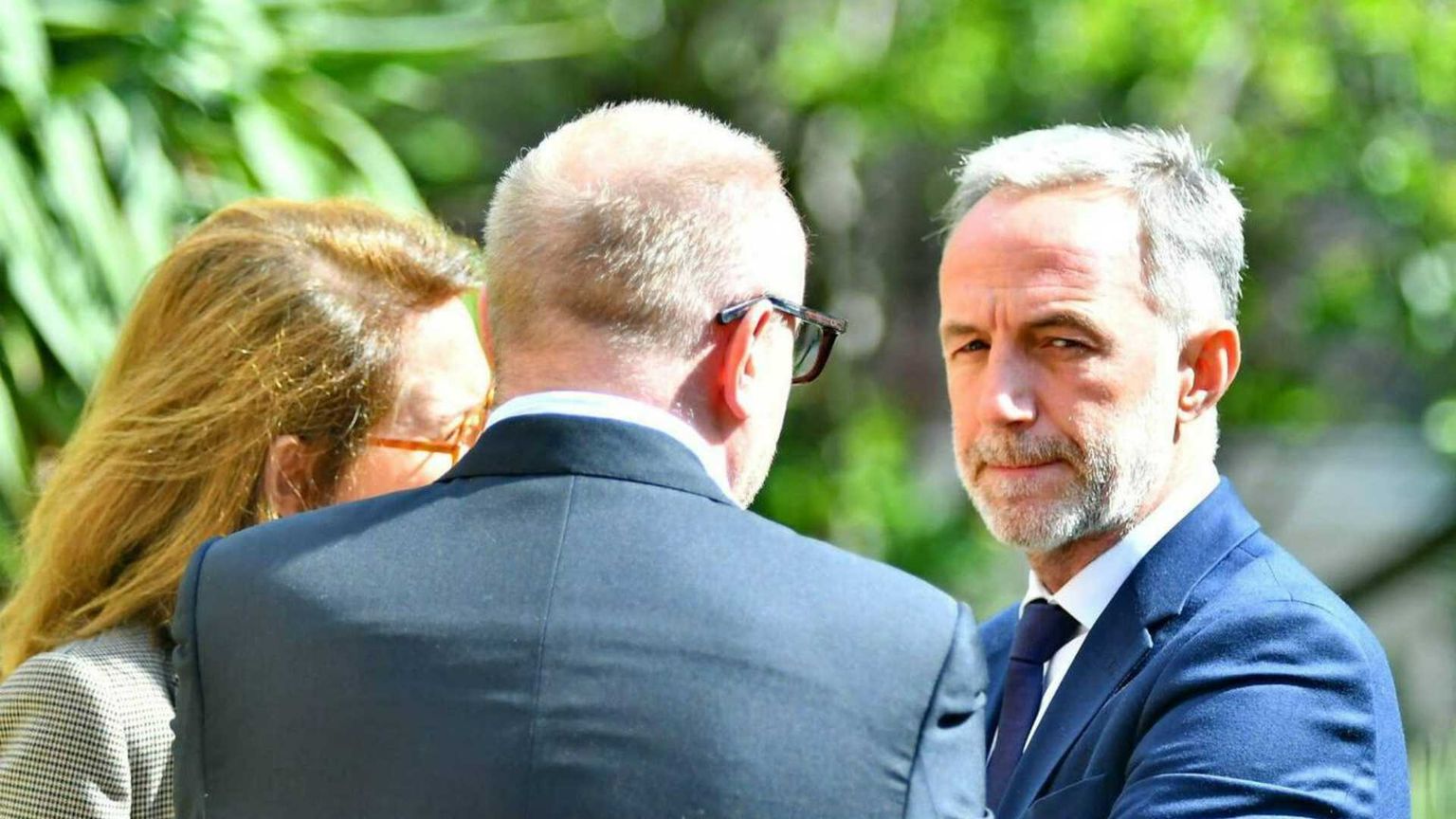 Il sindaco di Parigi Emmanuel Grégoire: ha promesso che nessuna delle persone sospese potrà essere di nuovo assunta