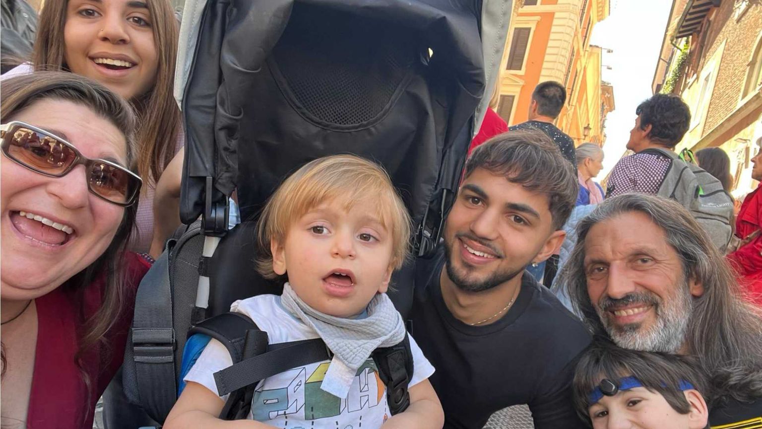 «Noi, la “famiglia degli storti”, testardamente aperti alla vita»