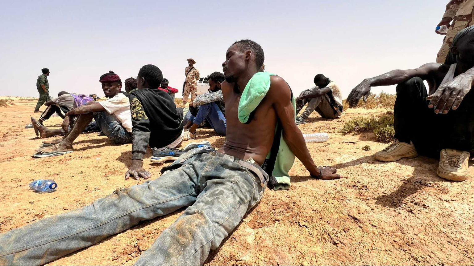 Migranti al confine tra Libia e Tunisia