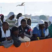 Ora l'Italia respinge, hotspot nel mirino