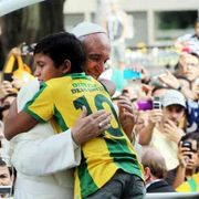 Bagnasco: il Papa non è solo