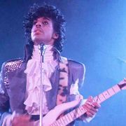 Addio Prince, lacrime di porpora