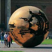 POMODORO, l'arte è un labirinto