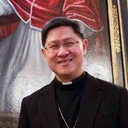 Tagle, cristiani chini sulle ferite del mondo
