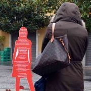 Calabria, a 14 anni schiava sessuale del clan