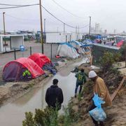 Calais, voci dalla «giungla»: un muro non ci ferma