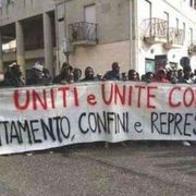 A Gioia Tauro la protesta dei migranti: «Condizioni di vita impossibili»