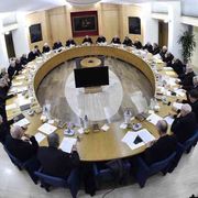 Bagnasco: disoccupazione e denatalità, serve una politica autentica