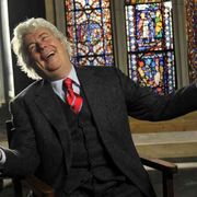 Ken Follett: «Perché io, ateo, adoro andare in chiesa»