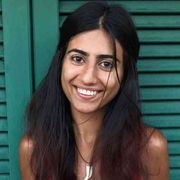 Baby-sitter e volontaria: "Non bastano 18 anni"