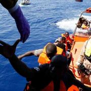 Ciò che conta, nel dubbio, è sempre salvare vite