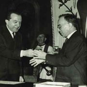 La Pira ad Andreotti: «Contro la guerra l'arma della preghiera»