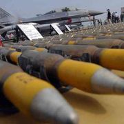 La strana scelta: su le spese militari