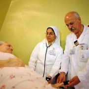 Obiezione al biotestamento: la deriva individualista e la risposta cristiana