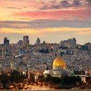 Gerusalemme, la città divisa unita dalla povertà