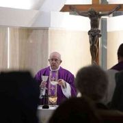 Papa Francesco: fede non è spettacolo, pensare con spirito di Dio