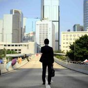 Come battere la solitudine in un mondo di persone sole