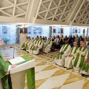 Il Papa: l’insulto uccide il futuro, passa dall' invidia all' amicizia