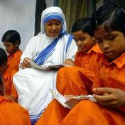 Suore di Madre Teresa sotto attacco: gonfiato il caso adozioni