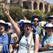 Accompagnare i giovani all'incontro con il Mistero